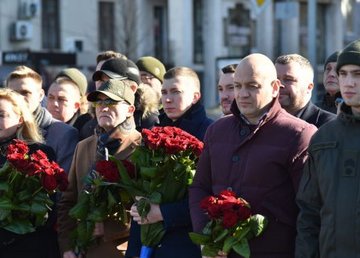 В Харькове почтили память Героев Небесной Сотни В Харькове почтили память Героев Небесной Сотни