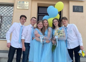 В Харькове проходят выпускные