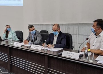 В Харькове провели расширенное совещание по противодействию распространению COVID-19 В Харькове провели расширенное совещание по противодействию распространению COVID-19