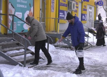 В Харькове проверяют, как предприниматели убирают территорию возле своих магазинов 