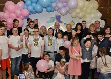 В Харькове собрали средства на ремонт центра для «детей солнца» В Харькове собрали средства на ремонт центра для «детей солнца»