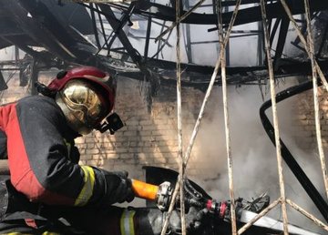 В Харькове спасатели ликвидировали 14 пожаров, вызванных вражескими обстрелами