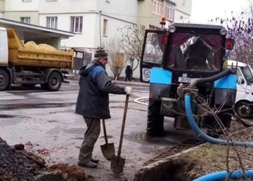 В Харькове устраняют 15 аварий на водоводах