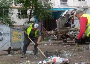 В Харькове в результате обстрелов повреждена почти тысяча мусорных контейнеров