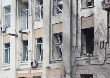 В Харькове в результате утренних обстрелов повреждено 15 объектов В Харькове в результате утренних обстрелов повреждено 15 объектов