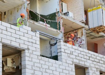 В Харькове в следующем году восстановят 167 домов В Харькове в следующем году восстановят 167 домов