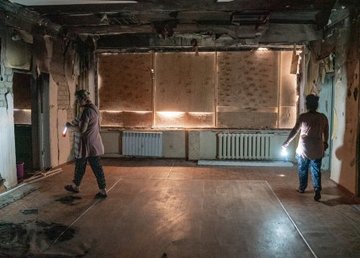 В Харькове волонтеры привели в порядок после обстрела один из детских садов В Харькове волонтеры привели в порядок после обстрела один из детских садов