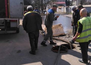 В Харькове восстанавливают поврежденные водоводы В Харькове восстанавливают поврежденные водоводы