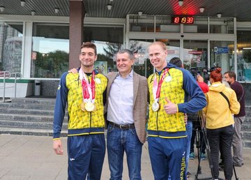 В Харькове встретили пловцов-паралимпийцев Максима Крипака и Максима Вераксу В Харькове встретили пловцов-паралимпийцев Максима Крипака и Максима Вераксу