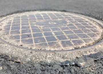 В Харькове заменили почти 600 люков на водоводах В Харькове заменили почти 600 люков на водоводах