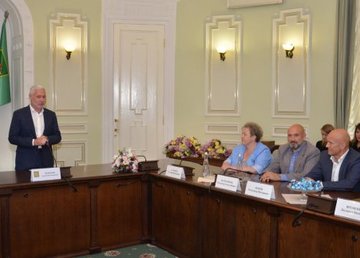 В Харьковском горсовете наградили лучших предпринимателей В Харьковском горсовете наградили лучших предпринимателей