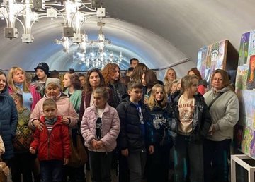 В харьковском метро открыли выставку детских картин В харьковском метро открыли выставку детских картин
