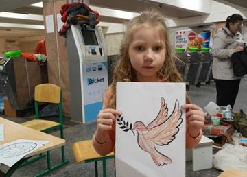 В харьковском метро проводят мастер-классы и раздают книги 