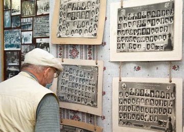 В харьковской гимназии открыли музей, посвященный четырем поколениям выпускников 