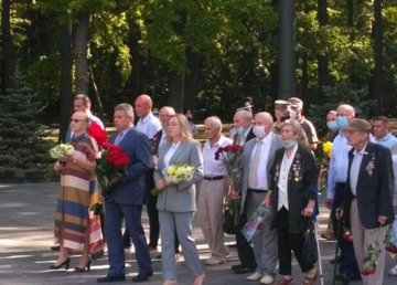 В Харьковской области отметили 75-ю годовщину окончания Второй мировой войны В Харьковской области отметили 75-ю годовщину окончания Второй мировой войны