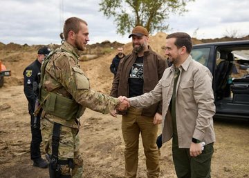В Харьковской области военные возводят линии обороны В Харьковской области военные возводят линии обороны