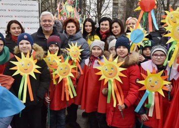 В Холодногорском сквере провели зиму и встретили весну В Холодногорском сквере провели зиму и встретили весну