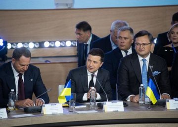 В Киеве начал работу инаугурационный саммит Крымской платформы