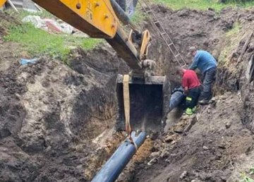 В Киевском районе восстанавливают поврежденные водоводы 