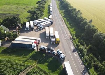 В области при температуре воздуха выше 28°C действуют ограничения движения грузовиков