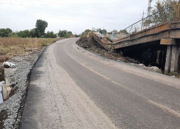 В одній з громад Ізюмського району влаштували тимчасову переправу через річку