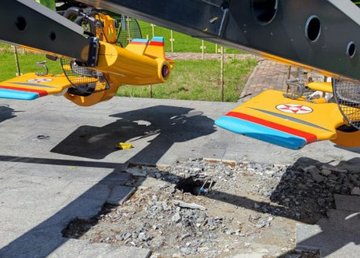 В парке Горького демонтируют поврежденные обстрелами аттракционы