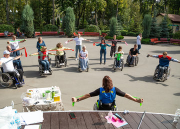 В парке Горького провели мастер-класс для людей с инвалидностью В парке Горького провели мастер-класс для людей с инвалидностью
