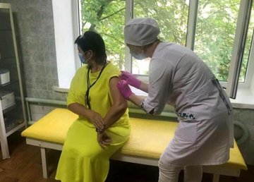 В Первомайском за первый день работы центра массовой вакцинации прививки получили более 100 жителей В Первомайском за первый день работы центра массовой вакцинации прививки получили более 100 жителей