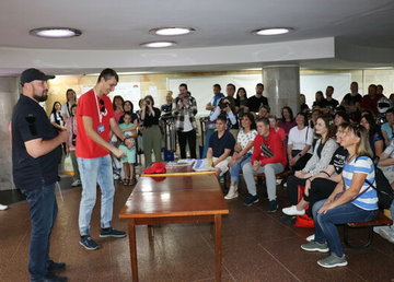 В пятницу на станциях метро харьковчанам расскажут, как правильно вести себя в условиях боевых действий В пятницу на станциях метро харьковчанам расскажут, как правильно вести себя в условиях боевых действий