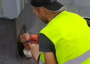 В районах города продолжают ликвидировать последствия обстрелов В районах города продолжают ликвидировать последствия обстрелов