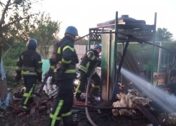 В результате обстрелов пожары произошли в двух районах Харькова В результате обстрелов пожары произошли в двух районах Харькова