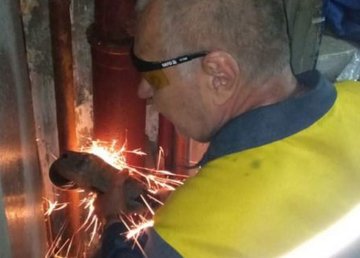 В Салтовском районе восстанавливают поврежденные обстрелами внутридомовые системы  В Салтовском районе восстанавливают поврежденные обстрелами внутридомовые системы