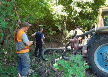 В Шевченковском районе восстанавливают поврежденные водоводы В Шевченковском районе восстанавливают поврежденные водоводы