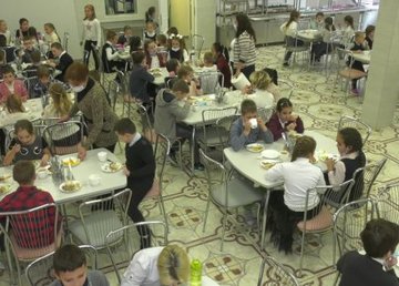 В школьных столовых Харькова ввели новые графики питания и проводят дезинфекцию 