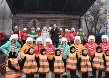 В сквере Сафарова отпраздновали Масленицу 