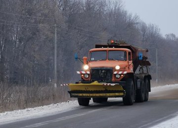 В течение суток на дорогах облаcти работало 197 единиц техники