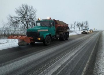 В течение суток проезд на дорогах местного и государственного значения обеспечивали 136 единиц спецтехники В течение суток проезд на дорогах местного и государственного значения обеспечивали 136 единиц спецтехники