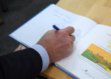 В Украине впервые издана детская книга по ветровой энергетике В Украине впервые издана детская книга по ветровой энергетике