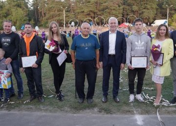В Жихаре открыли современный школьный стадион