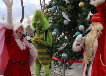 В зоопарке организовали новогодний праздник В зоопарке организовали новогодний праздник