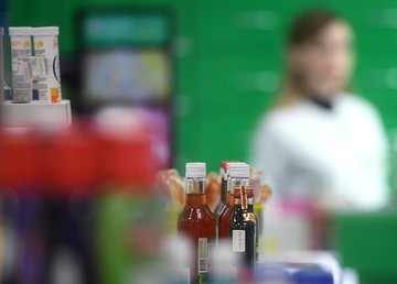 Внимание, полиция разыскивает злоумышленника за совершение разбойного нападения на аптеку в Харьковской области!