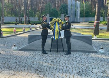 Володимир Зеленський ушанував пам'ять жертв політичних репресій