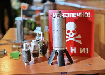 Волонтери долучаються до інформування населення деокупованих територій щодо мінної небезпеки