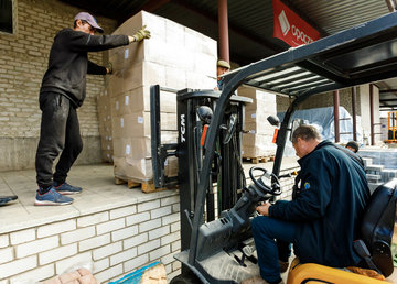 Волонтери Координаційного гуманітарного центру за 3 місяці роботи доставили понад 10 тисяч тонн допомоги