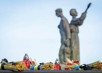 «Вшановуємо пам’ять мільйонів українців, які стали жертвами голодоморів», - Олег Синєгубов «Вшановуємо пам’ять мільйонів українців, які стали жертвами голодоморів», - Олег Синєгубов