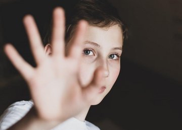 Як не стати жертвою торгівлі людьми: 5 порад від Мінреінтеграції