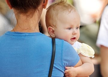 Як зареєструвати новонародженого під час війни – подробиці в «Довіднику безбар’єрності»