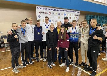 Юные харьковские кикбоксеры триумфально выступили на ЧУ Юные харьковские кикбоксеры триумфально выступили на ЧУ