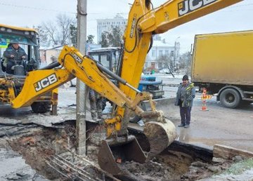 За неделю в Харькове устранили более 70 аварий на водоводах За неделю в Харькове устранили более 70 аварий на водоводах