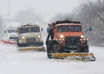 За прошедшие сутки на дорогах области работало 212 рабочих и 156 единиц спецтехники